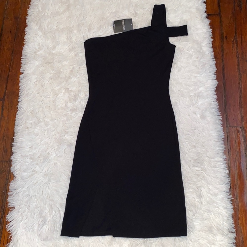 Forever 21 Black Half Sleeve Dress